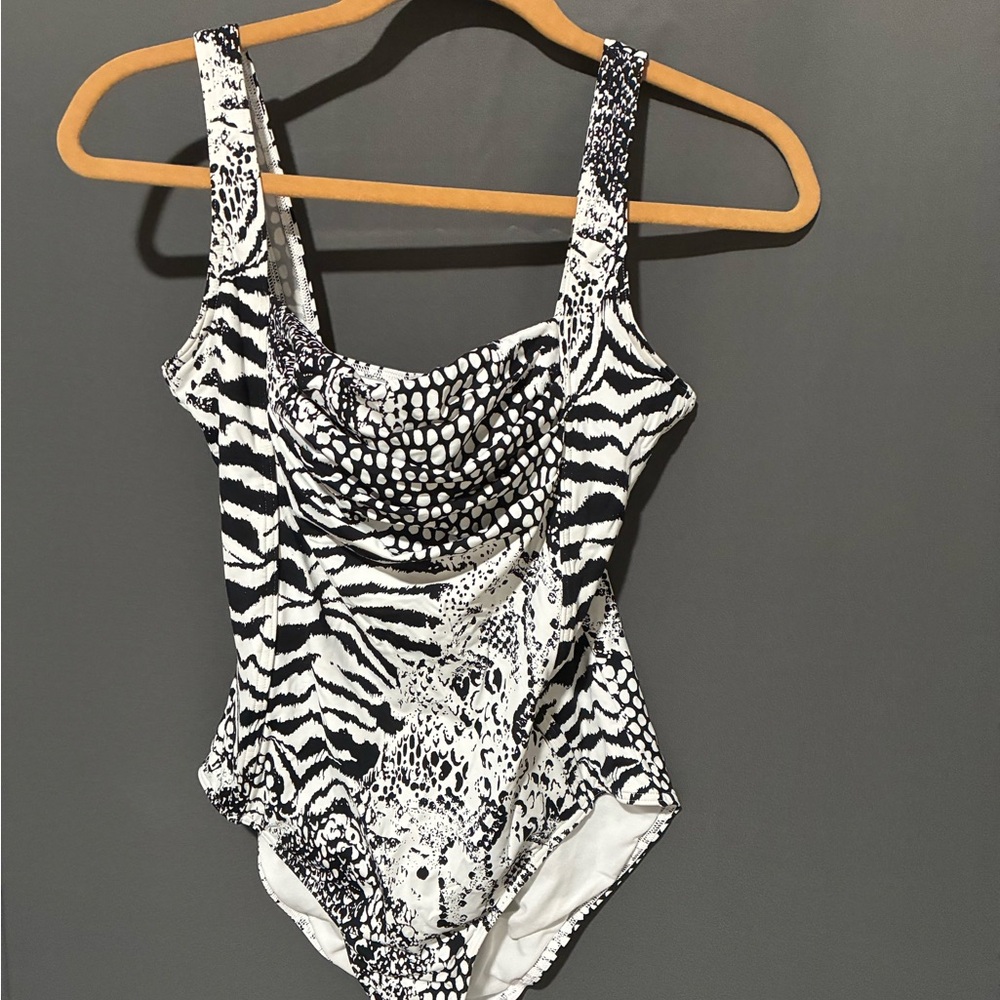 Calvin Klein Black and White Graphic One Piece Swimsuit